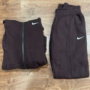Nike Hoodie and Sweatpants Set